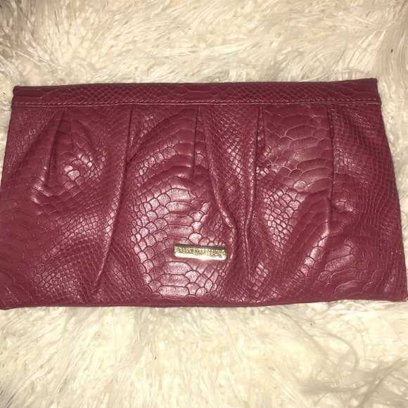 Urban Expressions Burgundy Python My Way Clutch - Picture 6 of 8